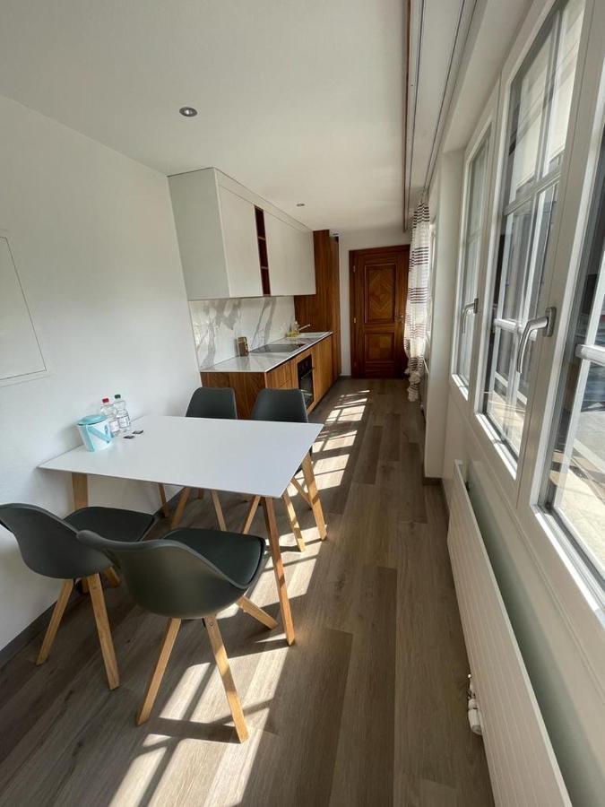 Moderne Einzigartige Wohnung In ألتدورف المظهر الخارجي الصورة