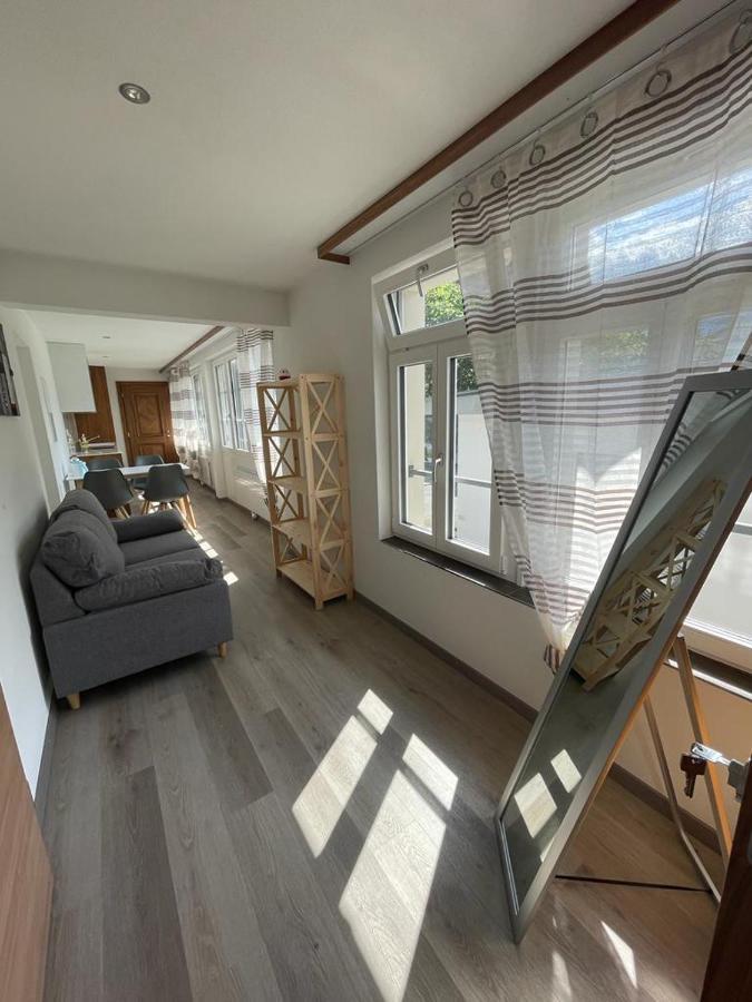 Moderne Einzigartige Wohnung In ألتدورف المظهر الخارجي الصورة